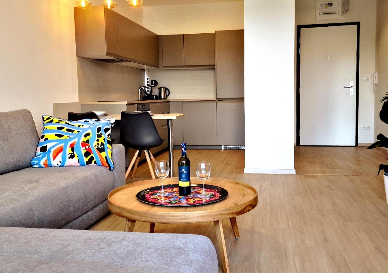 New Cozy 2 Room Pink Apartment Bratislava 058 Exterior photo